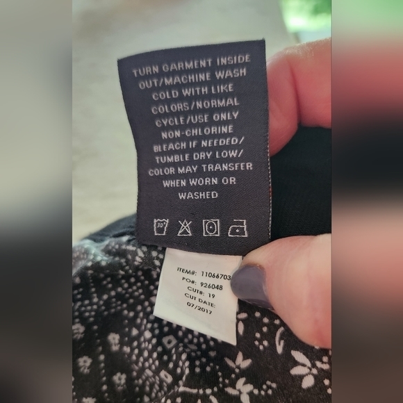 Black Torrid Jean's‎ High-Rise Curvy, Size 22 - Picture 5 of 6